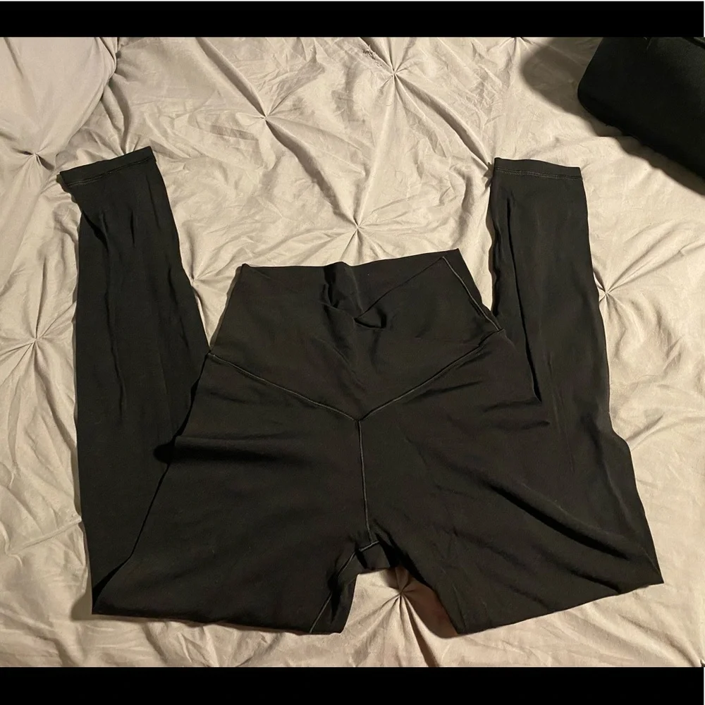 AE Offline Real Me High Waisted Crossover Legging - Picture 3 of 7